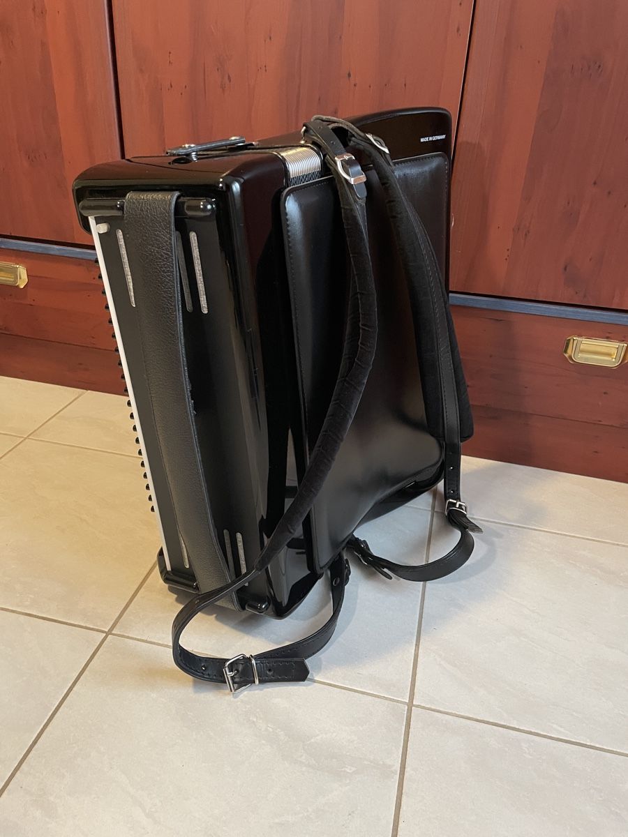 Hohner Musikinstrumente: HOHNER Handorgel – Gebraucht aus Stans von Capstan 2