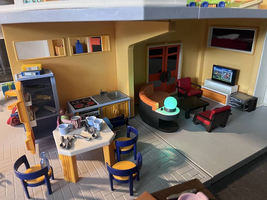 Maisons pour enfant: Maison play mobile neuve complète meublée  – D'occasion à Le Lignon par nad_5yrd 3