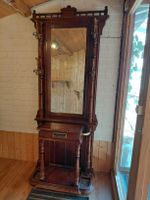 Altes Möbel Garderobe mit Kommode und Spiegel
