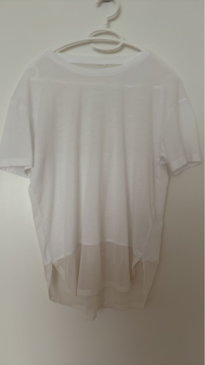 T-Shirts: White T-Shirt Size S/M good condition – Gebraucht aus Luzern von Alsu_Lucerne