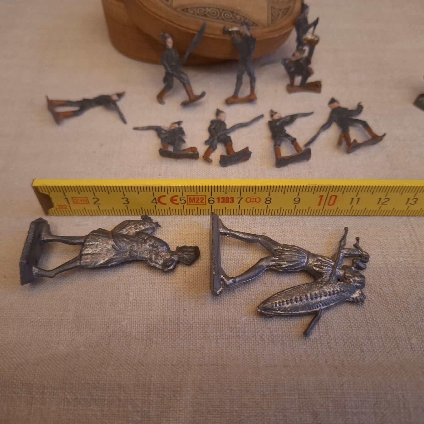 Spielzeuge: Versand möglich! Alte Spielfiguren – Gebraucht aus Winterthur von Goldpipau 9