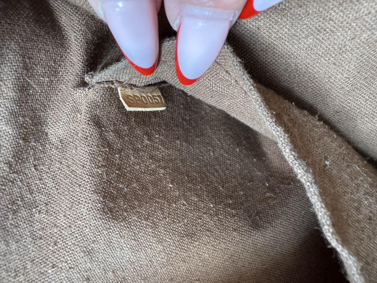 Louis Vuitton Taschen für Damen: Louis Vuitton Lockit Vertical PM Monogram Canvas – Gebraucht aus Wittenbach von Apicel 4