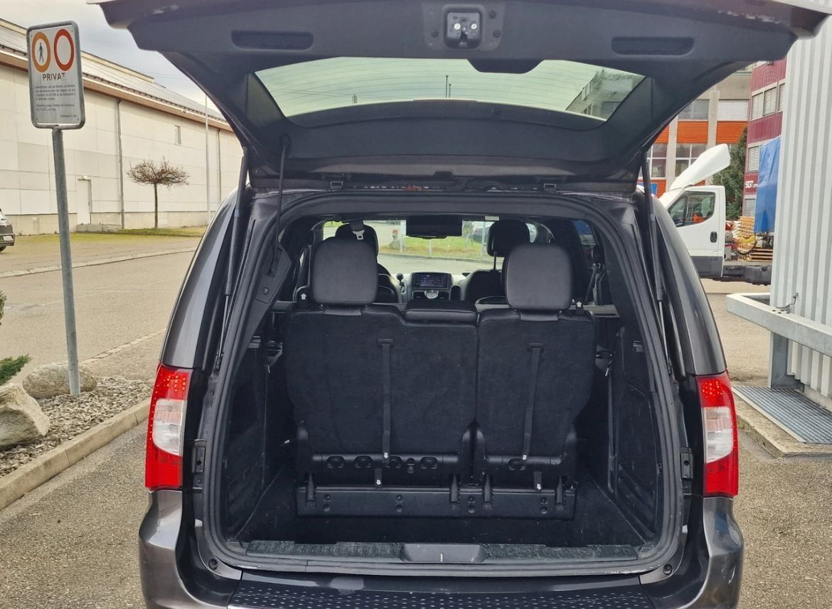 Lancia Autos: Lancia Voyager – Defekt aus Romanshorn von Happy24 4