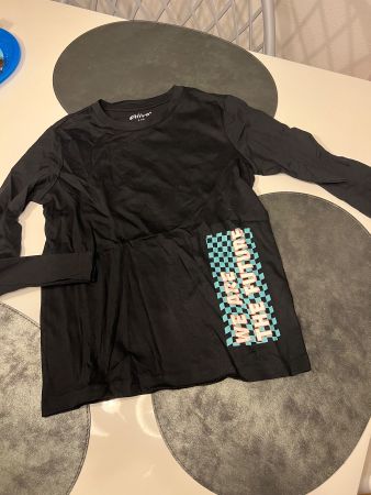 SWEATSHIRT SCHWARZ MIT AUFDRUCK NEU GR 140