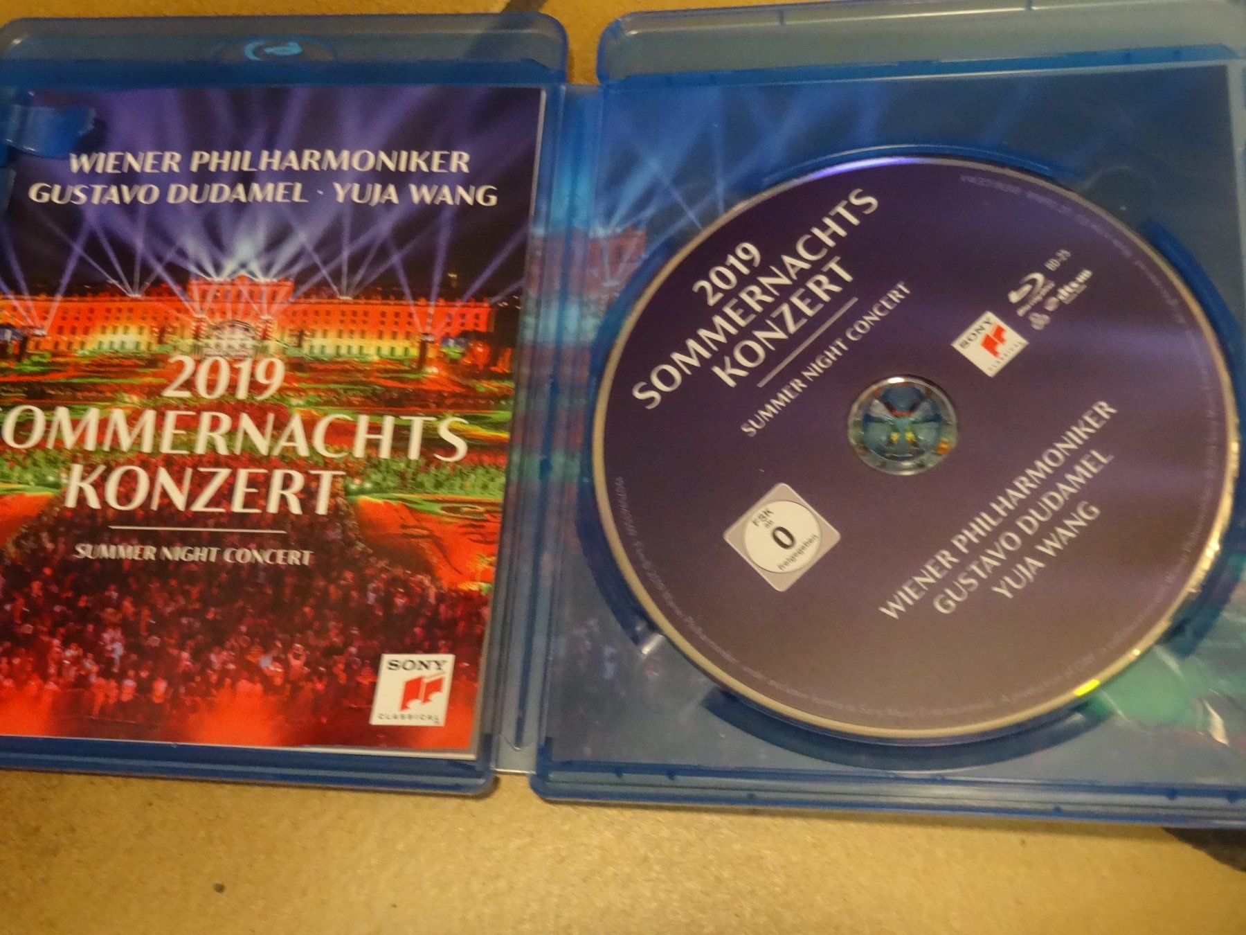 Tutti i DVDs: Sommernachtskonzert 2019 Blu-ray Wiener Philharmoniker – Usato da Olten venduto da Disc-Ausverkauf 1