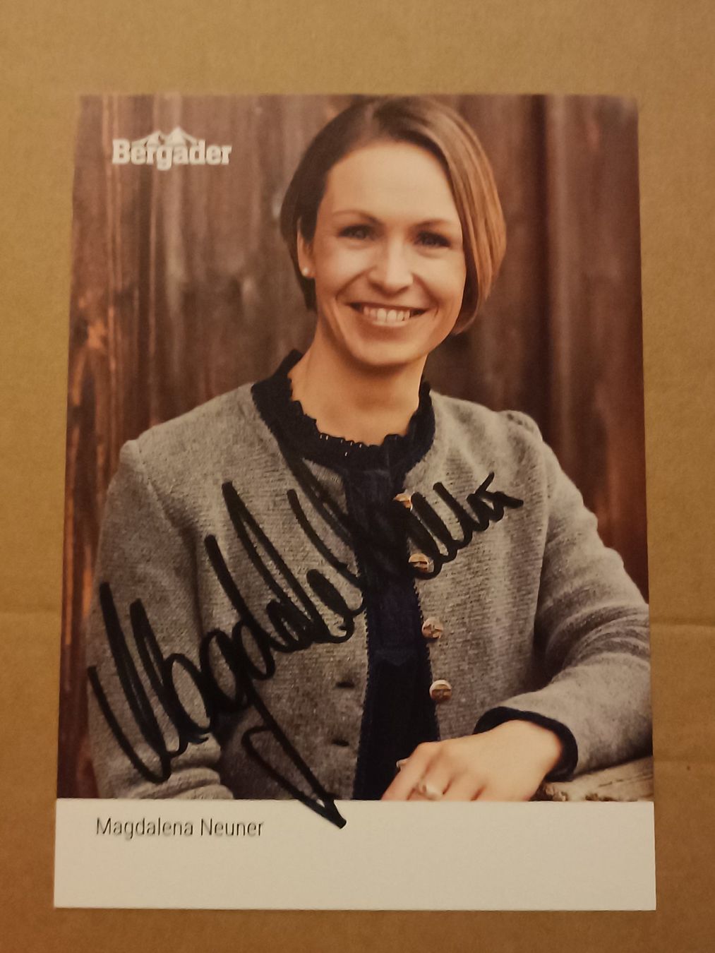 Autogramme: Magdalena Neuner - 2x Olympia Gold - handsigniert – Gebraucht aus Menziken von Artographs