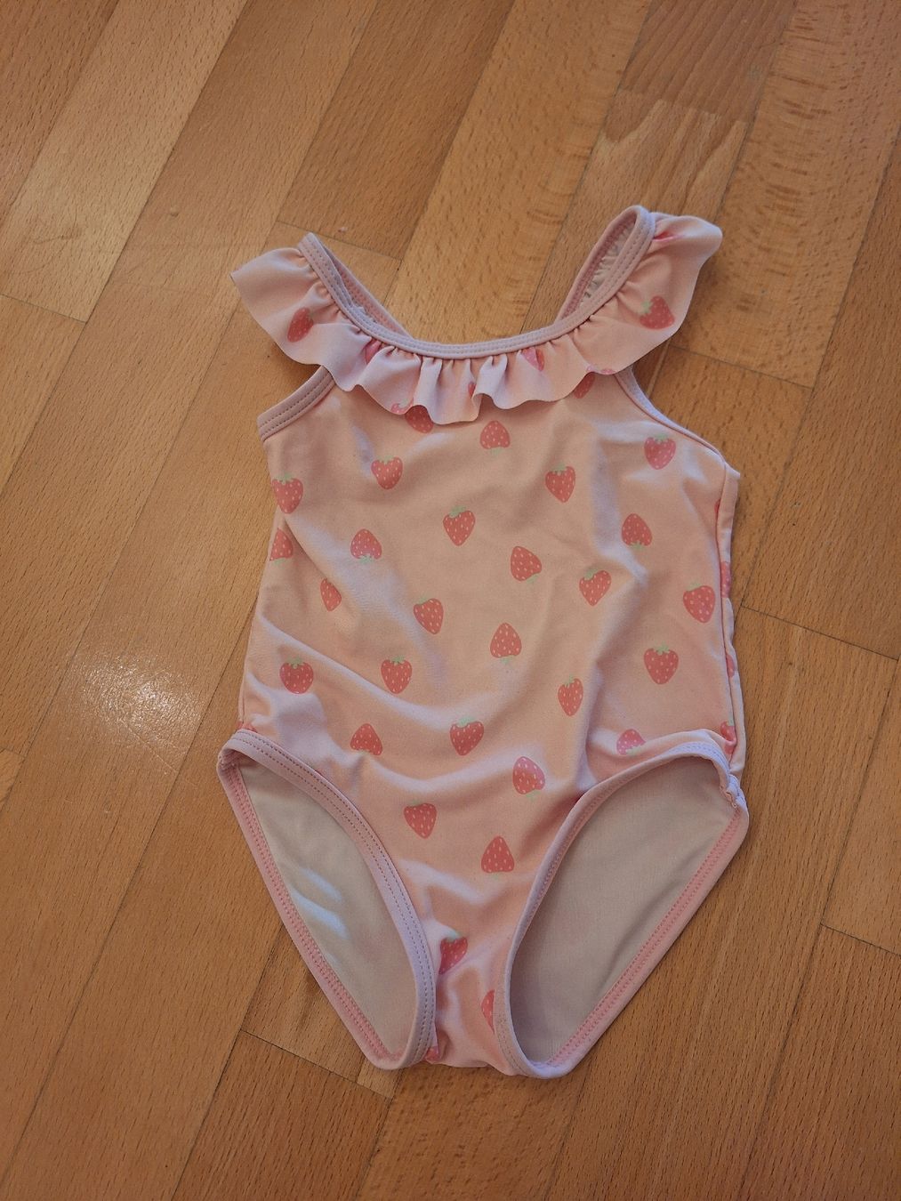 Migros Badekleider & Bikinis: Badekleid mit Erdbeeren in Gr. 80 – Gebraucht aus Oberrieden von smarties949