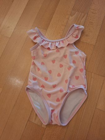Badekleid mit Erdbeeren in Gr. 80
