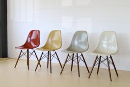 Eames Fiberglas Stühle von Hermann Miller | 4er Set |