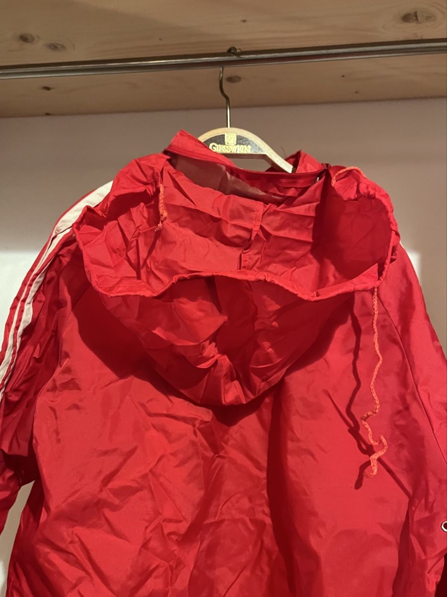 Adidas Giacche: Vintage Adidas Regenjacke – Usato da Samedan venduto da K7kgh 7