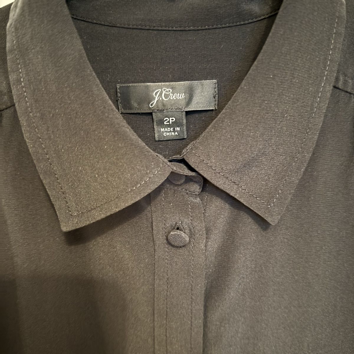 J.Crew Camicette: J.Crew Silk Button Down Shirt Black Size 2P Petite – Usato da Baar venduto da FunkosOfSwitzerland 1