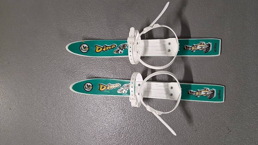 Skis: Ski pour enfant – Gebraucht aus Geneve von Granduca