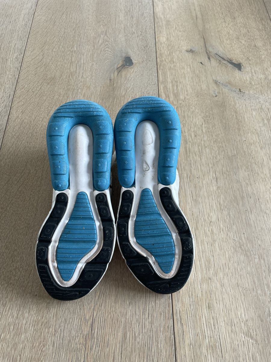 Nike Schuhe für Jungen: Nike Air Max 270 Turnschuhe Grösse 34 – Gebraucht aus Hohenrain von Oters 3