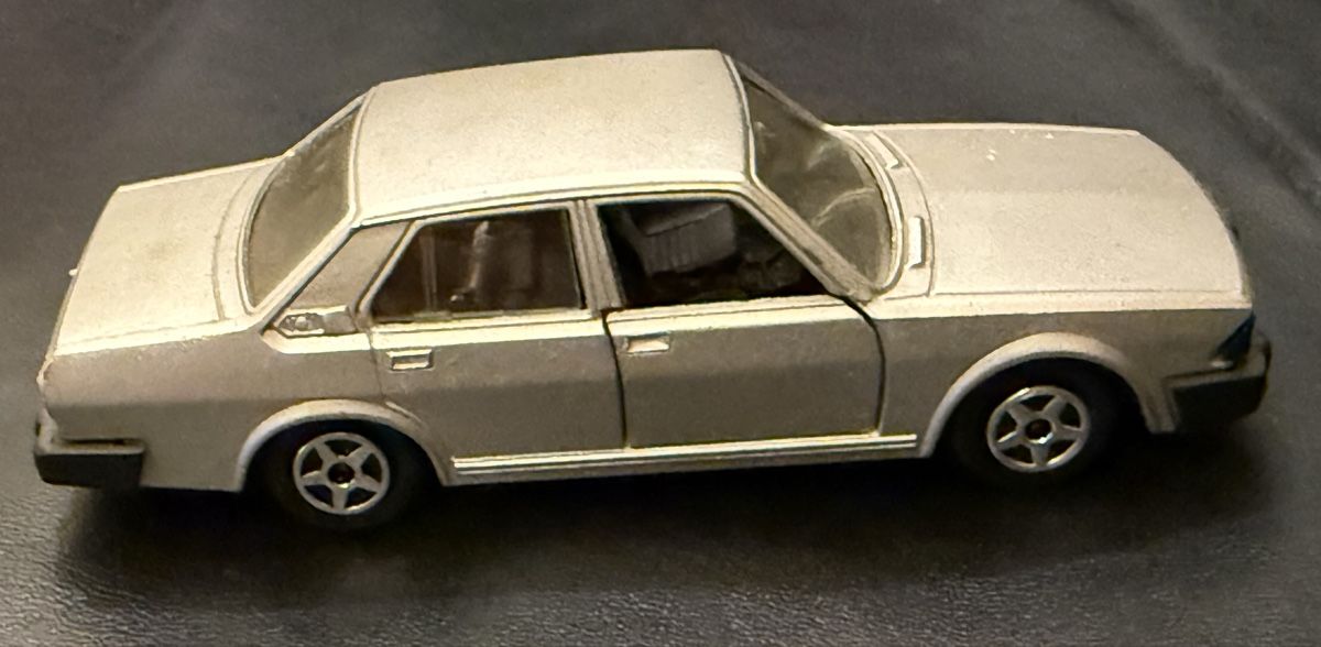 Alfa Romeo Voitures modèles: Alfa 6 - 1:43/Norev – D'occasion à hunzenschwil par Oldipark 3
