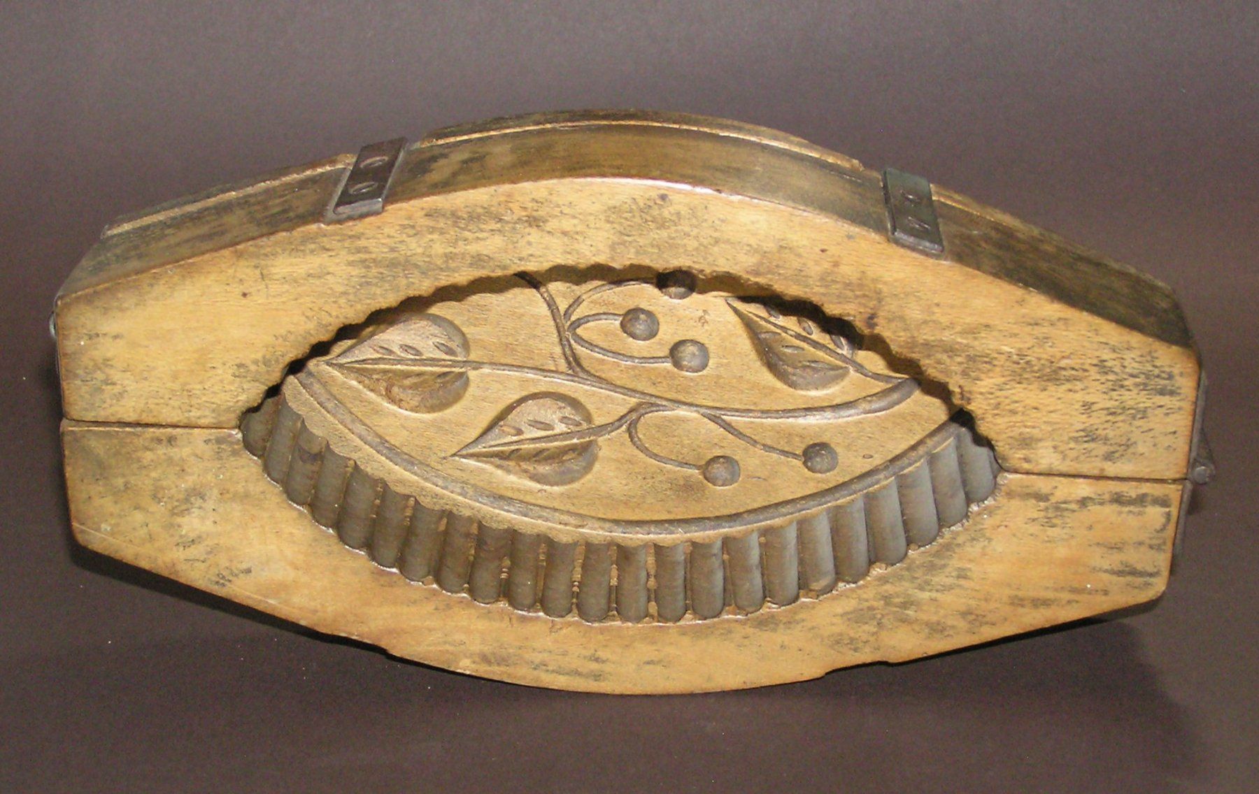 Backformen: ANTIKE GROSSE BUTTERFORM BUTTERMODEL – Gebraucht aus Grenchen von Antique-hunter 1