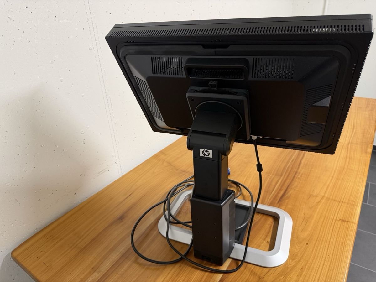 Hewlett Packard Monitor: HP LP2275w – Usato da Stadel venduto da TheGeneral 1