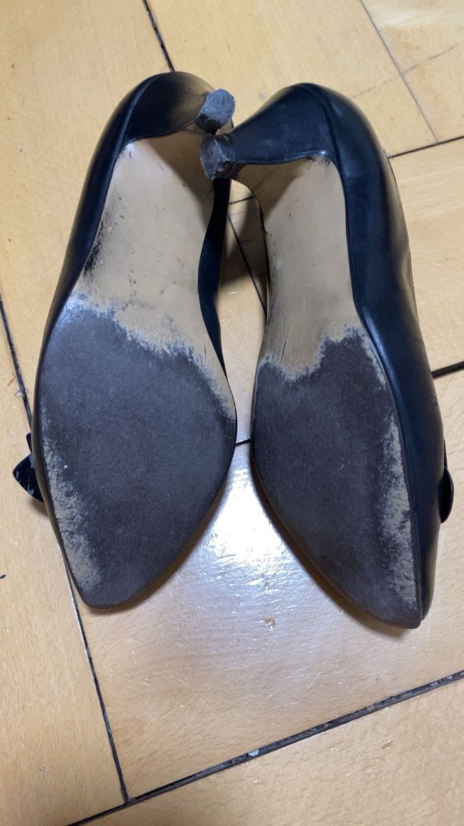 Scarpe da donna: Black Hush Puppies Heels with roses  – Usato da Zürich venduto da mar_zn2k 2