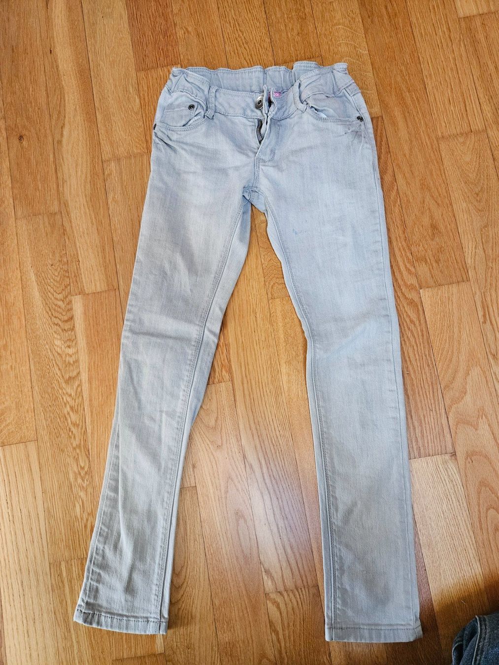 Pantaloni: Mädchen Jeans 134 – Usato da Hünenberg venduto da lexli06