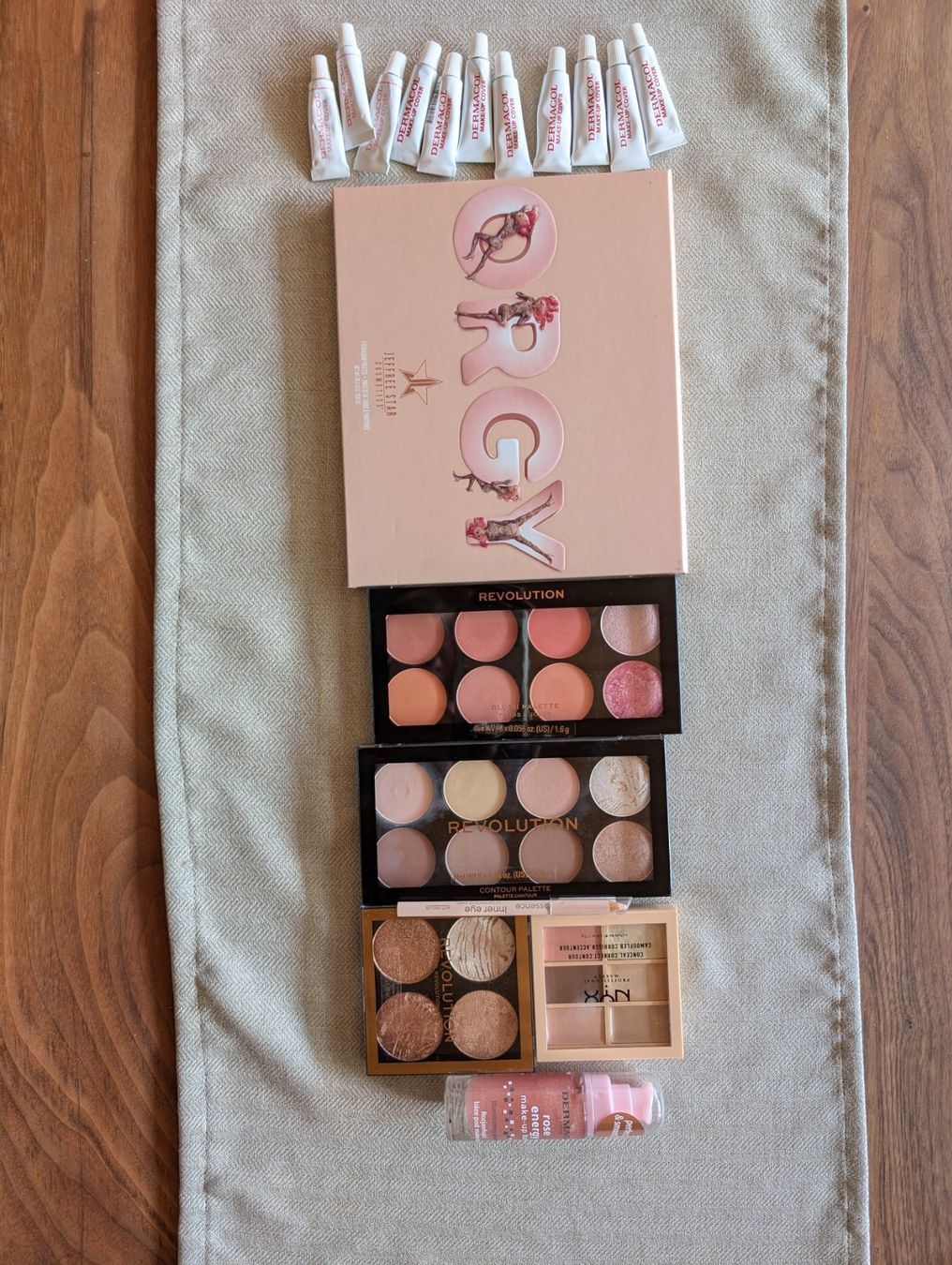 Make-up: Jeffree Lidschatten Palette & Make-up Paket Set – Gebraucht aus Thun von and_j2bq 2