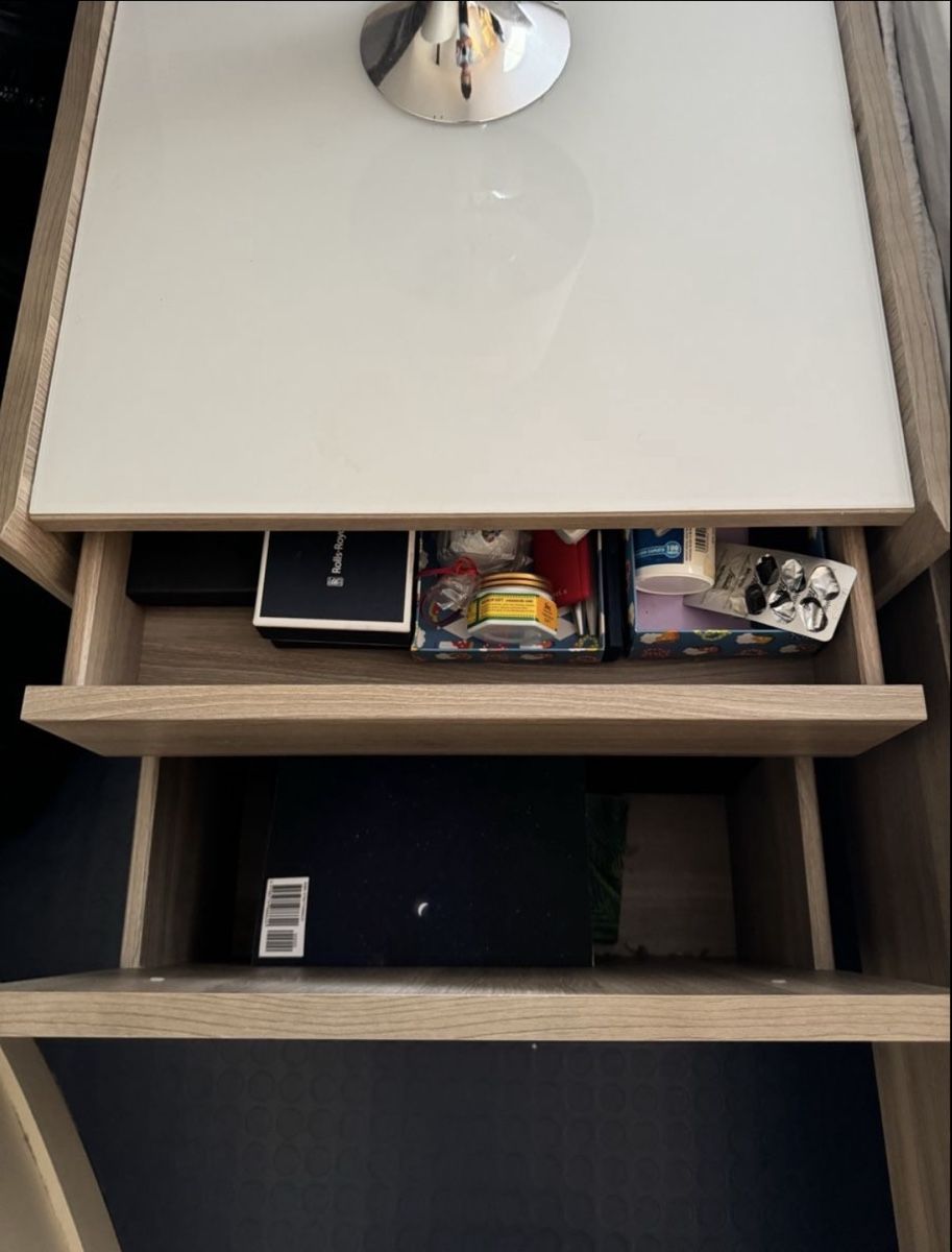 Tables de nuit: 2 Nachttische aus Holz – D'occasion à Zürich par dav_2p5x 3