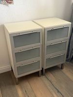 Petits meubles de salle de bain avec tiroirs (IKEA) 