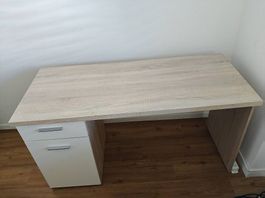 Schreibtisch 