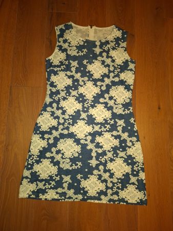 Sommerkleid mit Blumenmuster