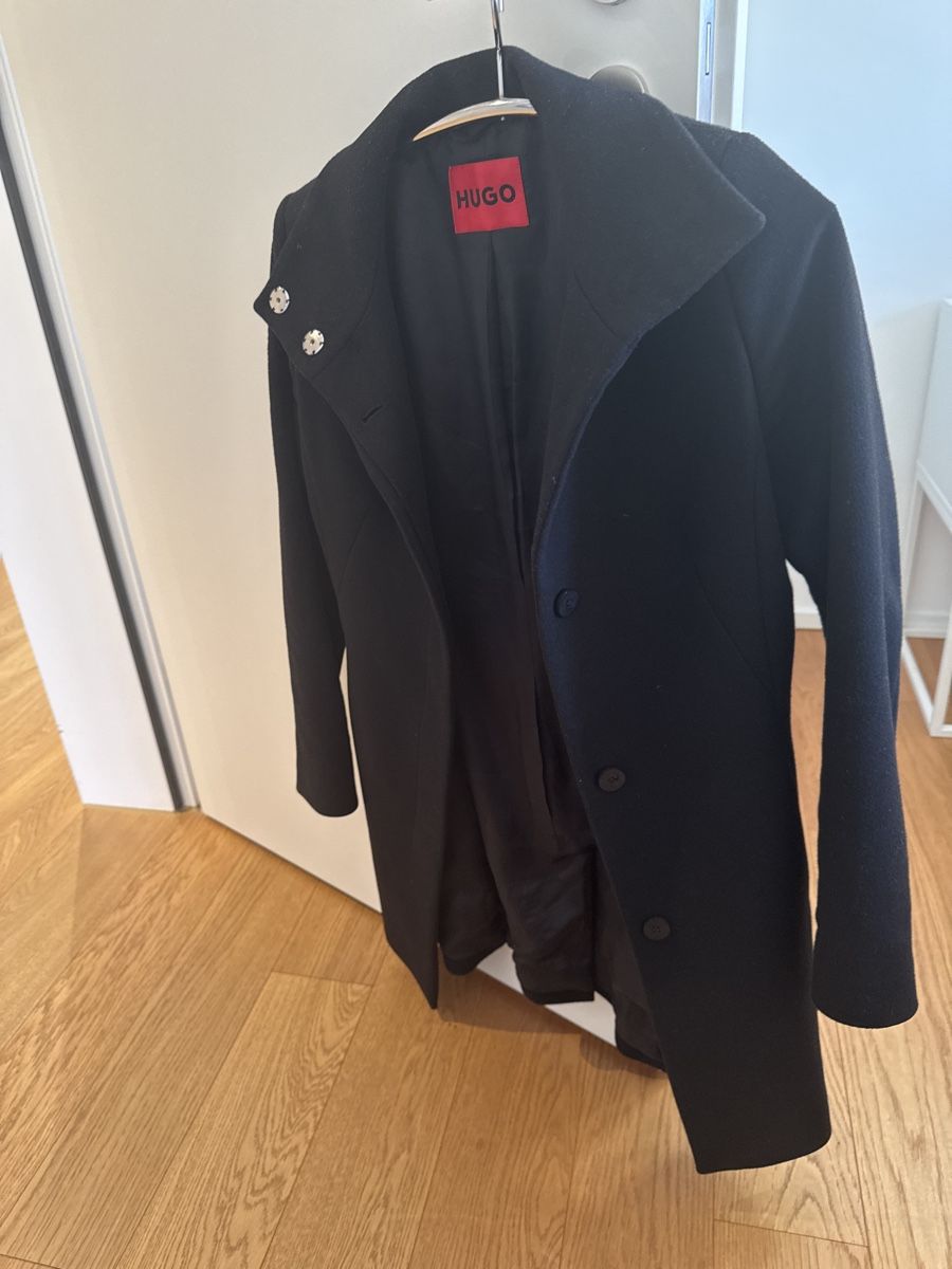 Hugo Boss Cappotti: Schwarzer Hugo Boss Mantel Gr. 36 – Usato da Niederteufen venduto da sophia2025 1
