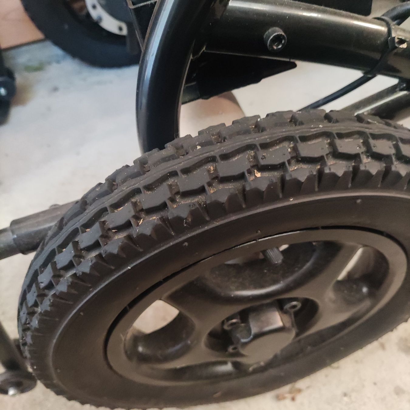 Sedie a rotelle: Quirumed Elektro Rollstuhl - Sitz ca. 44cm breit – Usato da Solothurn venduto da Csw1 3