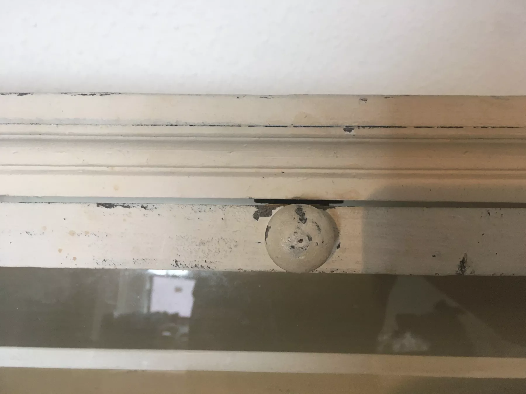 Vitrinen: Hängevitrine – Gebraucht aus Zürich von dustx 6