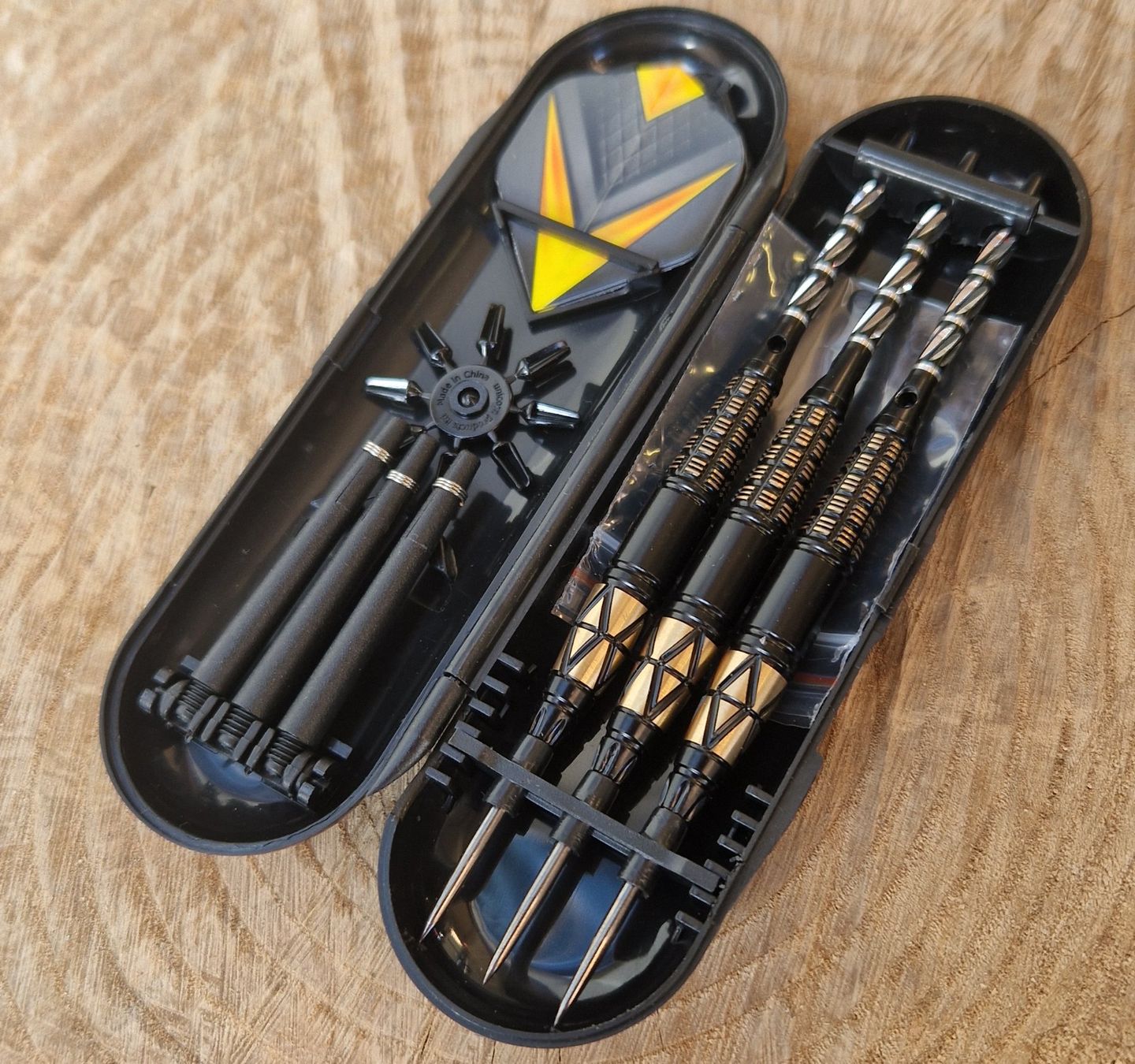 Freccette: Dart Set Exklusiv  – Nuovo e nell'imballaggio originale da Dorf venduto da Messer-Schweiz 1