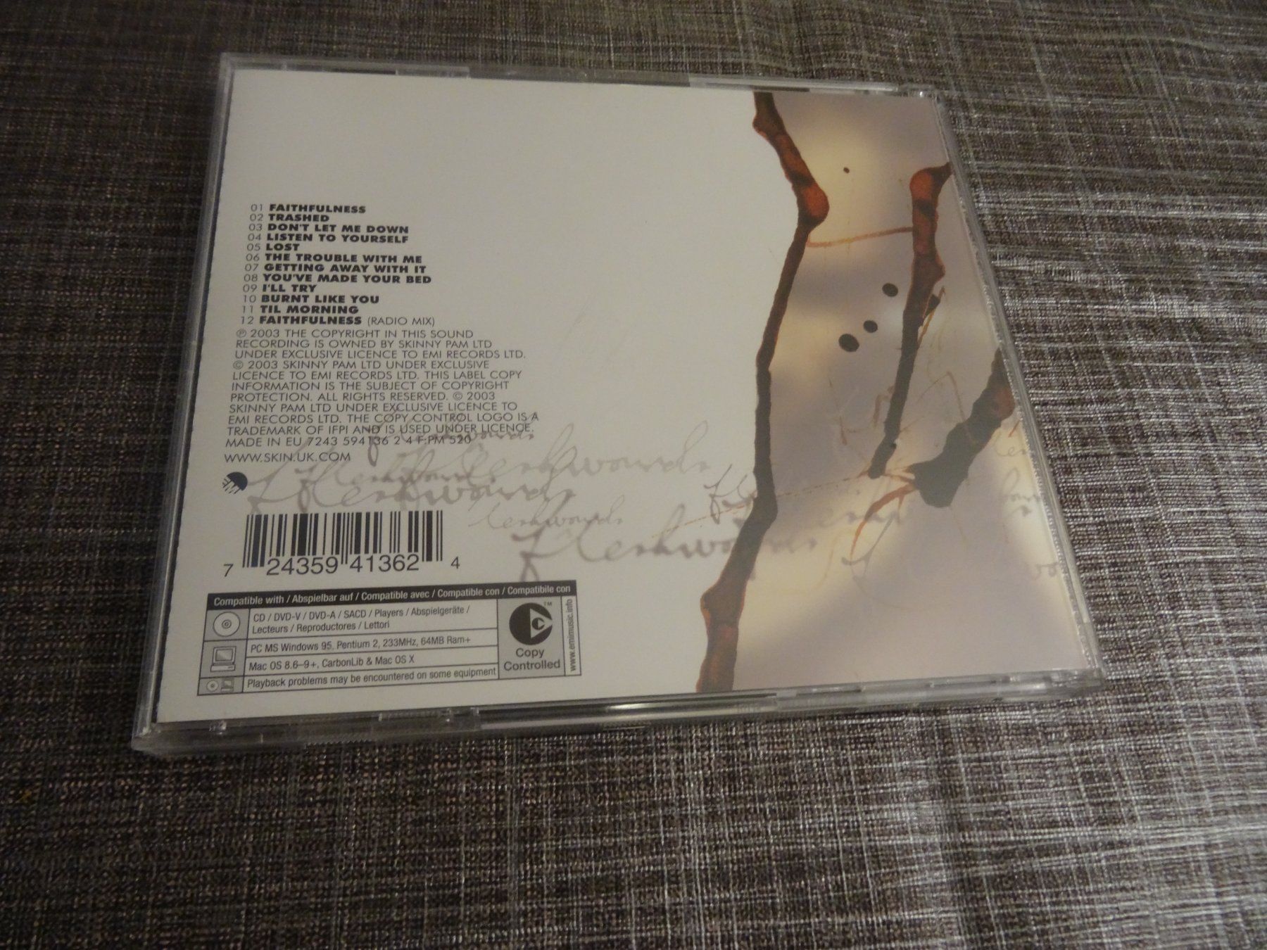 CD: Skin - Flesh Wounds CD – Usato da Olten venduto da Disc-Ausverkauf 1