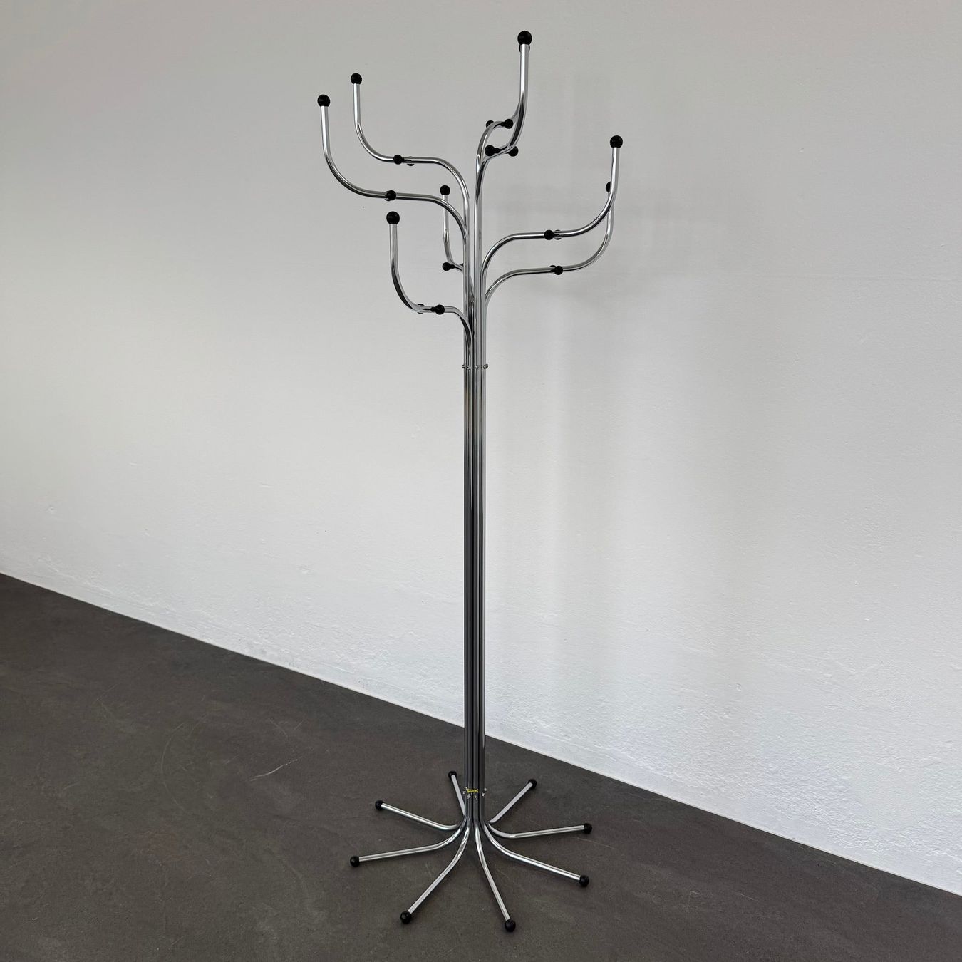 Garderobe: Top Design Cactus Garderobenständer – Gebraucht aus Schönenwerd von mcofficeshop 2