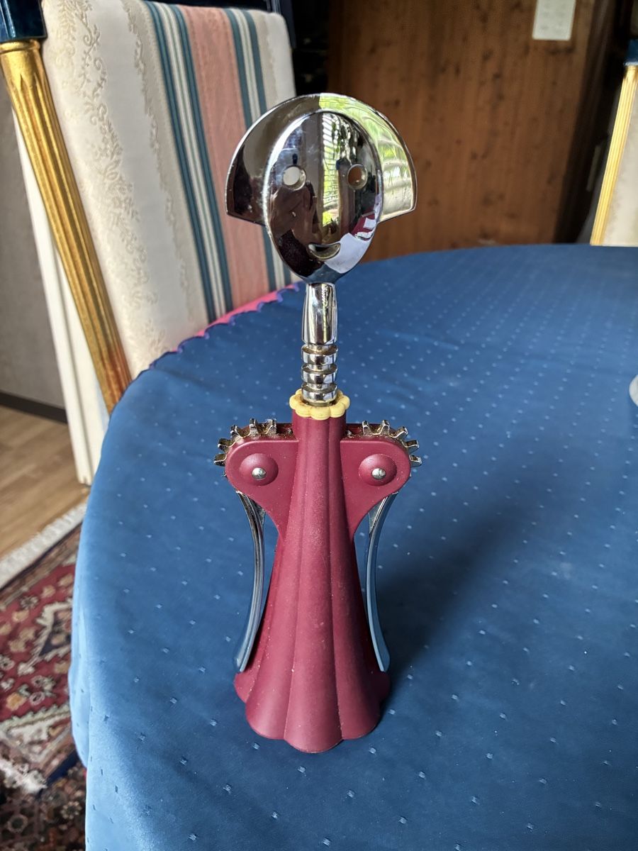 Alessi Apribottiglie & Tappi per chiusura: Alessi Korkenzieher bordeauxrot  – Usato da Dornach venduto da Rosengarten