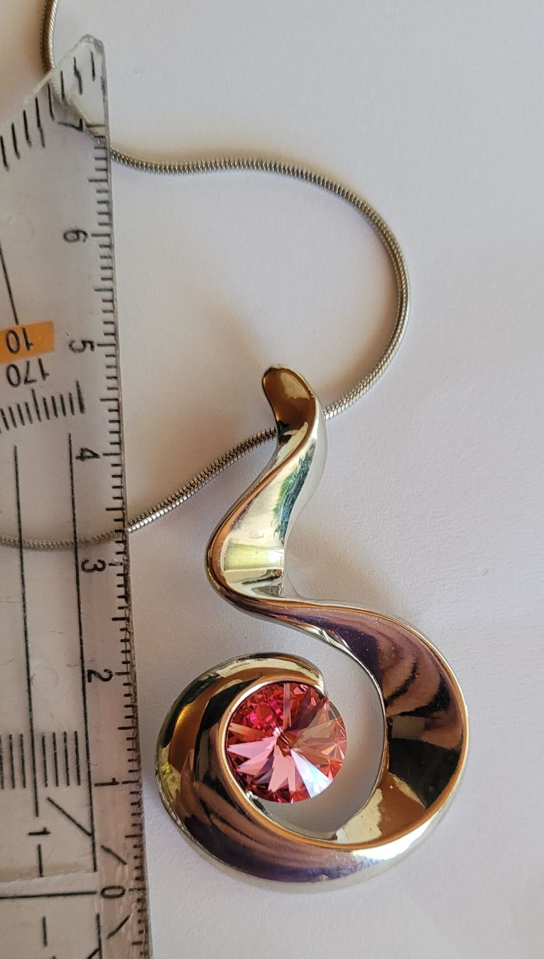 Ketten: Elegante Halskette mit rosa Stein – Gebraucht aus Brugg AG von Ela_Obi 2