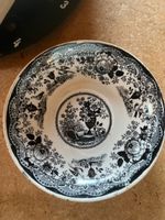 7 Schöne Vintage Tassen Blumenmuster inkl. 6 Unterteller