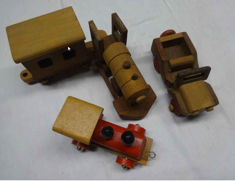Articoli in legno: Holzloki mit Wagen massiv – Usato da Liestal venduto da Gecko16