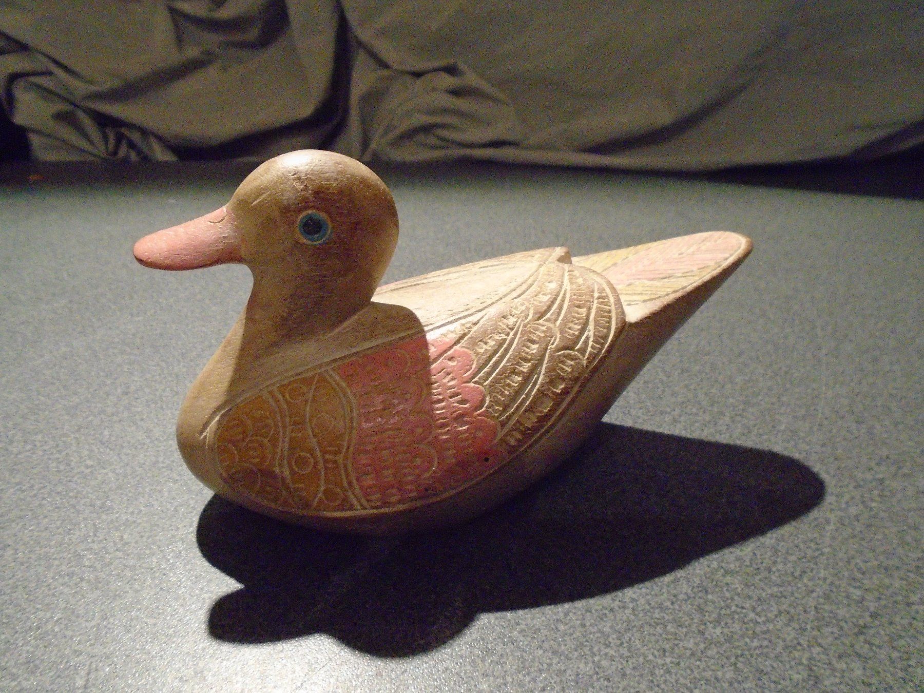 Figuren: Ente Holz, braun/rosa – Gebraucht aus Zürich von abraxas1291