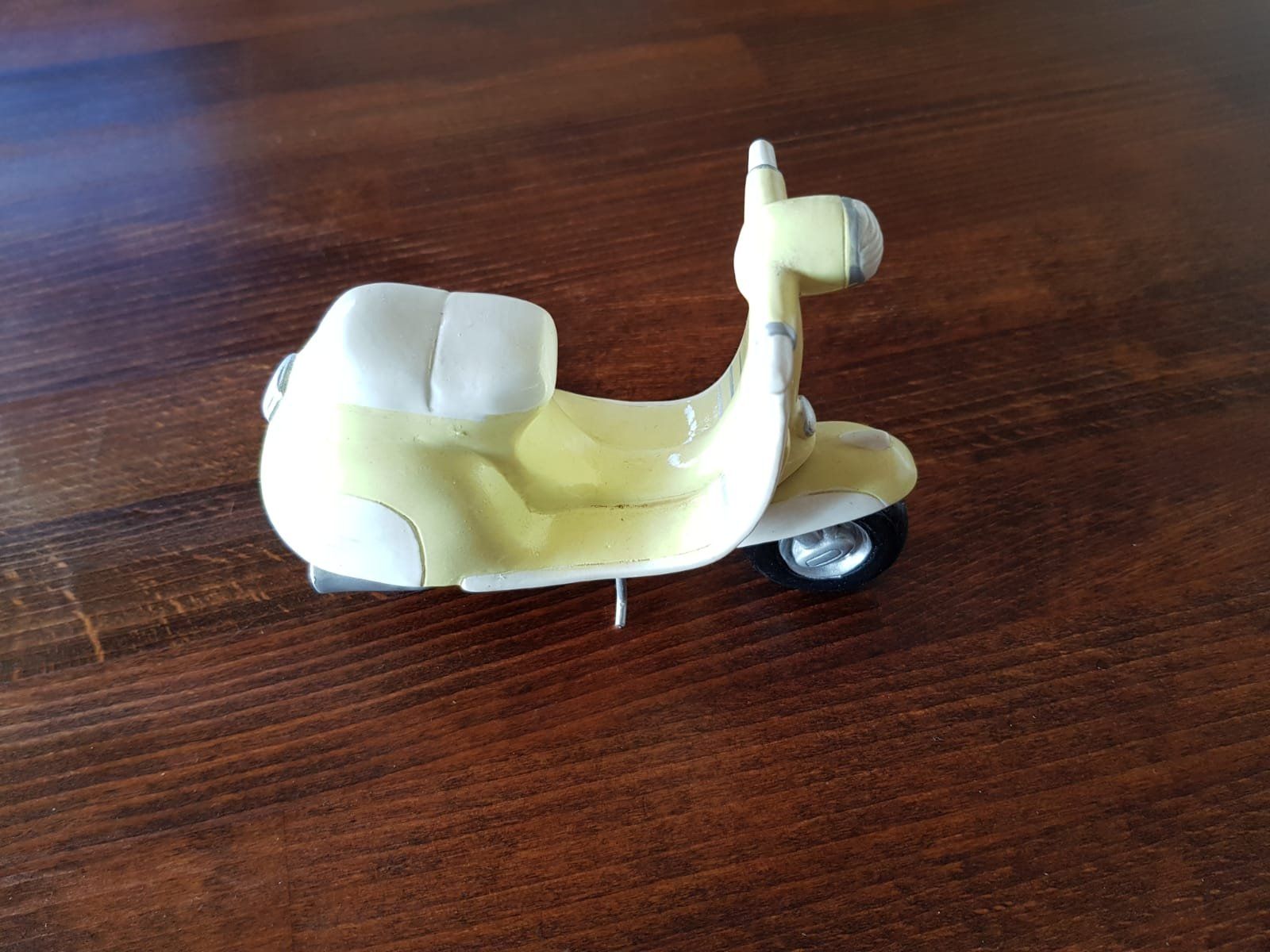 Modellini d'auto: VESPA Modell / Oldtimer / Bestzustand – Usato da Unterägeri venduto da Chartbreaker 3