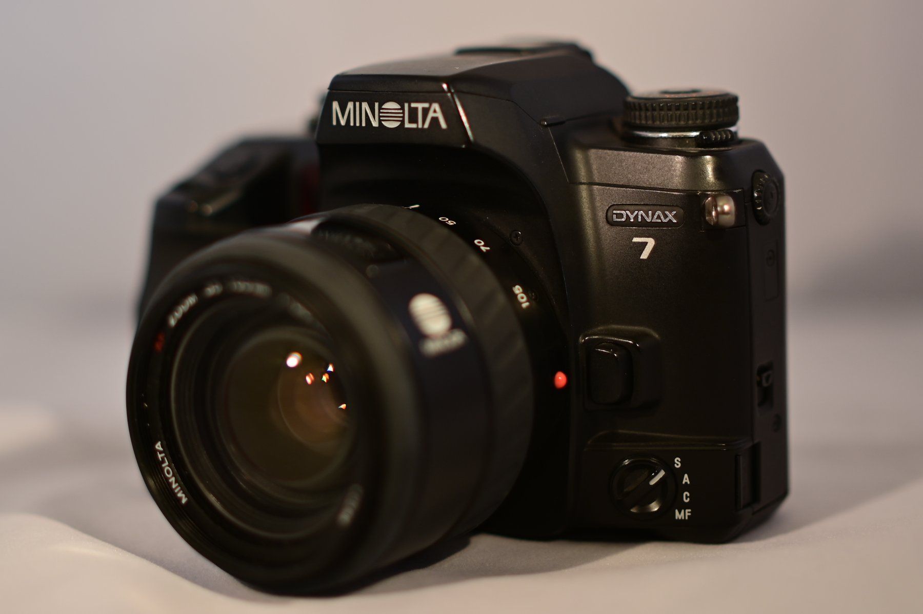 Minolta Fotocamera: Minolta Dynax 7 Spiegelreflexkamera mit 4 Objektiven – Usato da Uster venduto da Stoessda 1