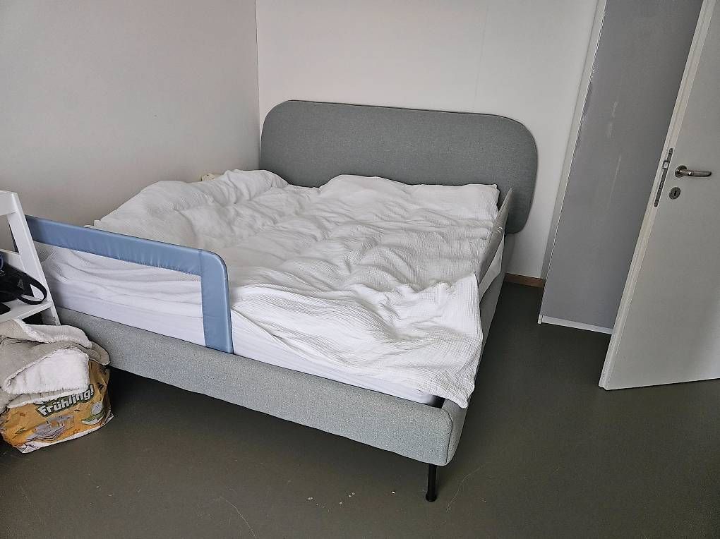 Letti: Bett 1,80m inkl. Lattenrost – Usato da Bülach venduto da LarissaBueeler 1