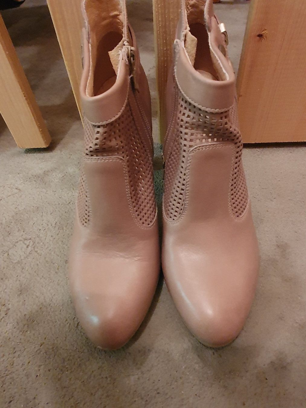Scarpe da donna: Stiefeletten Gr. 40 Echt Leder – Usato da Davos-Dorf venduto da Bpelikan 2