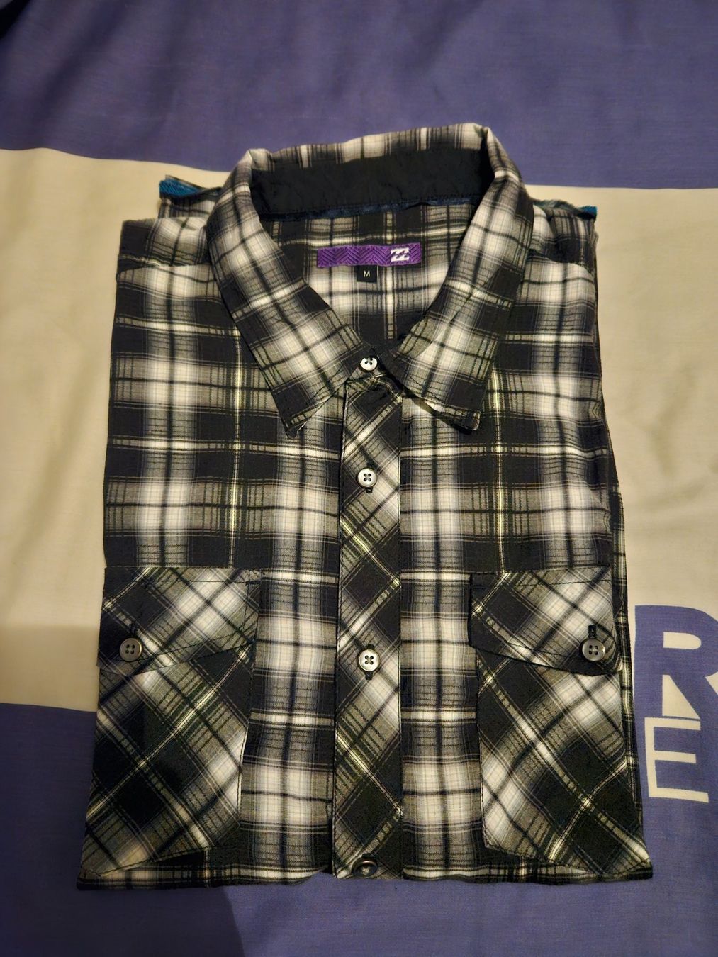 Camicie: 3 Hemden Grösse XL, L und M. – Usato da Chur venduto da Einszweidreiviermein 3