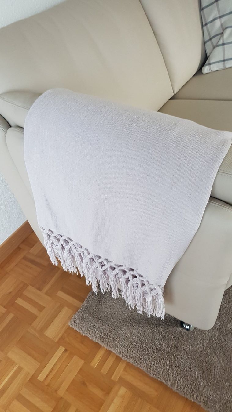 Decken: Decke Plaid weiss ca. 120 x 165cm Steinfarbe – Neu (gemäss Beschreibung) aus Zürich von yro_qvz7 2