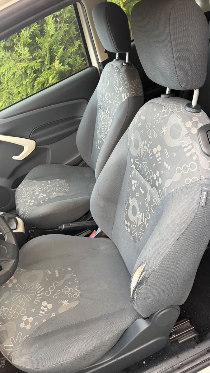 Ford Autos: Voiture – Défectueux à Yverdon-les-bains par Jetset22 7