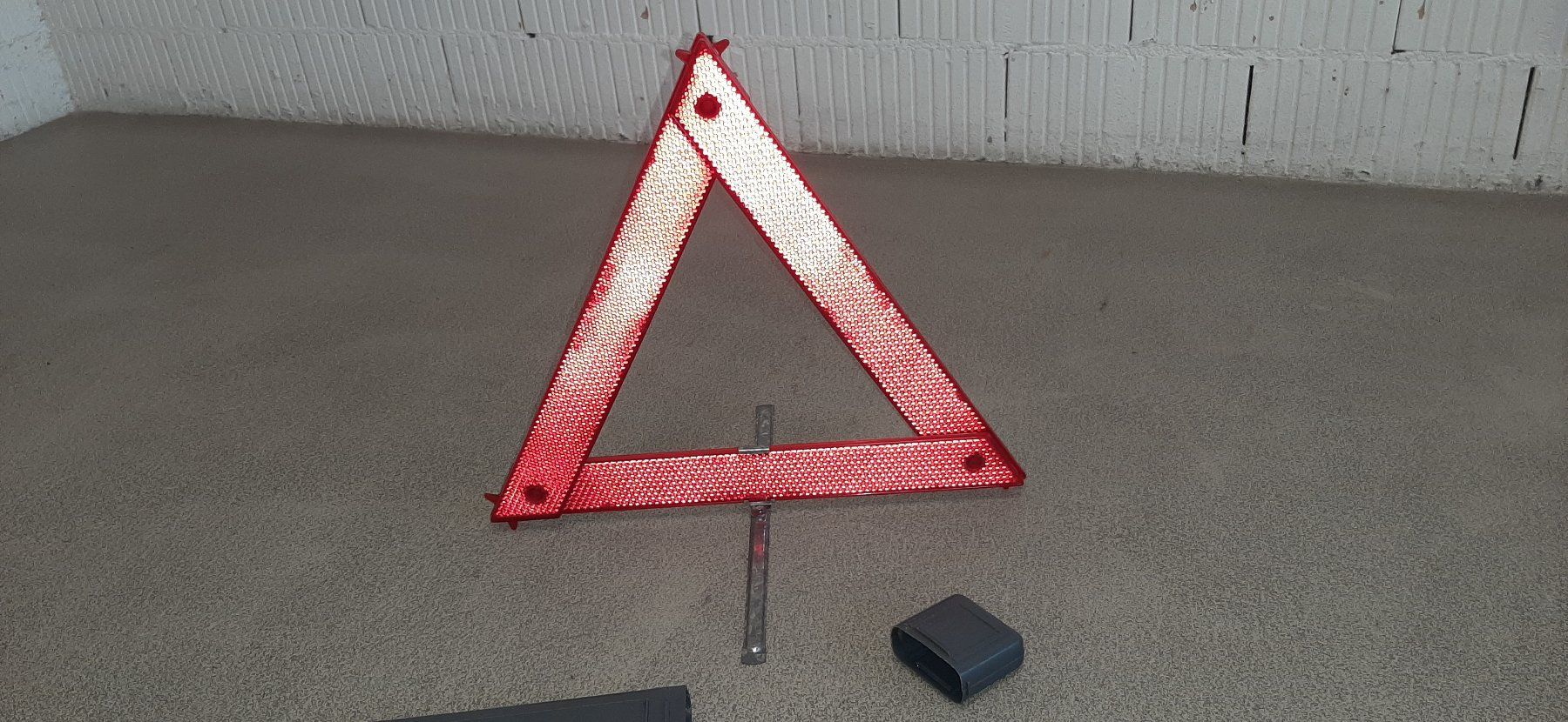 Autres accessoires p. véhicule: Warn-/Pannen-Dreieck – D'occasion à Emmen par a843059