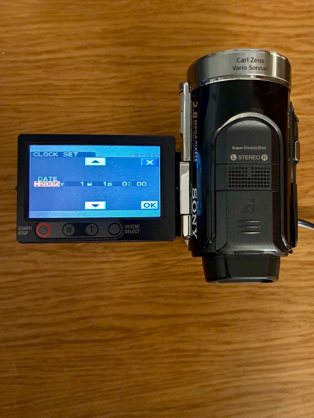 Sony Camcorder: Sony Handycam 3CMOS mit Touchscreen LCD – Defekt aus Zürich von T_K_H_M 3