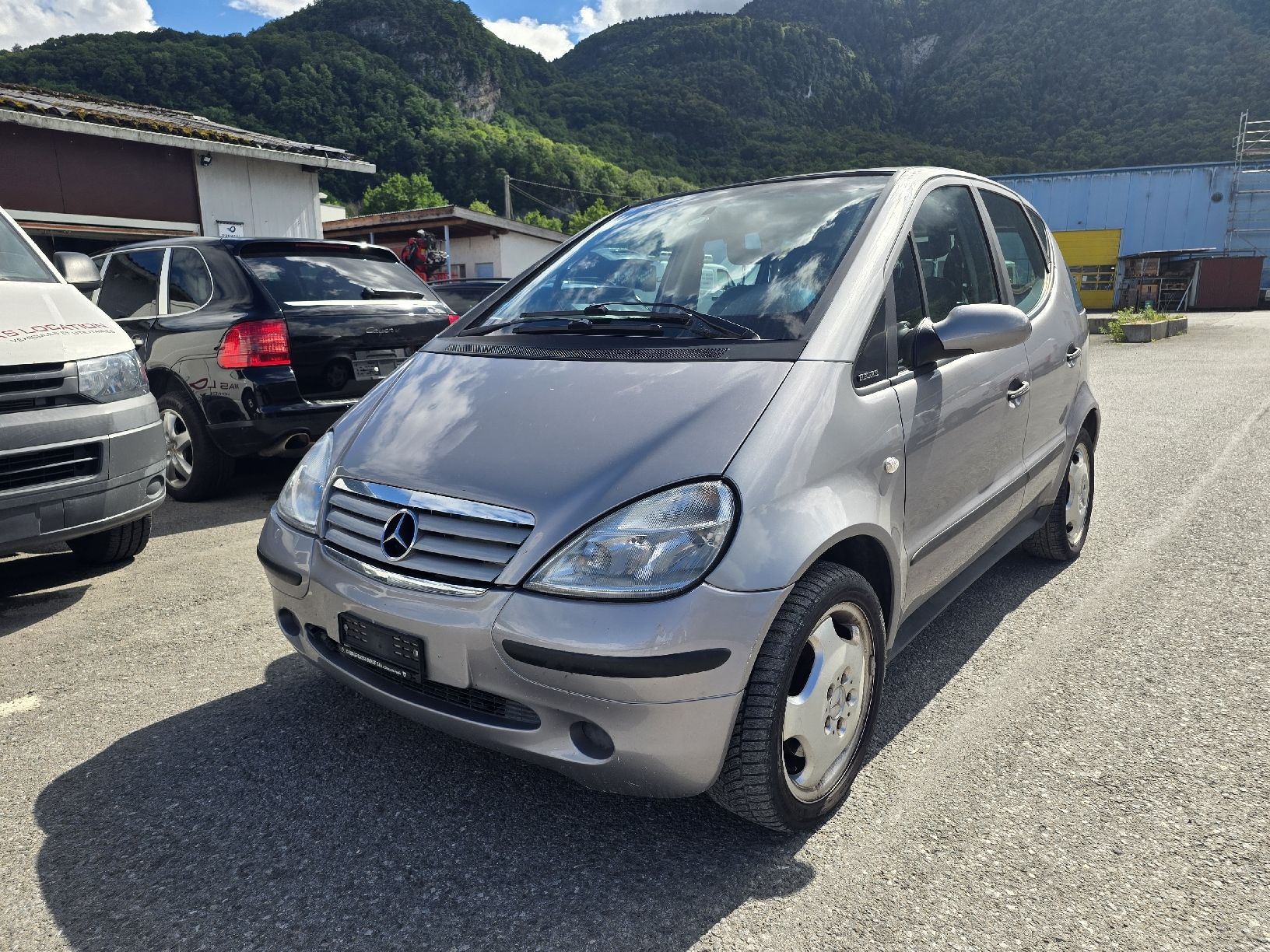 Mercedes-Benz Automobili: Mercedes-Benz A190 – Usato da Montreux venduto da PremerlServices