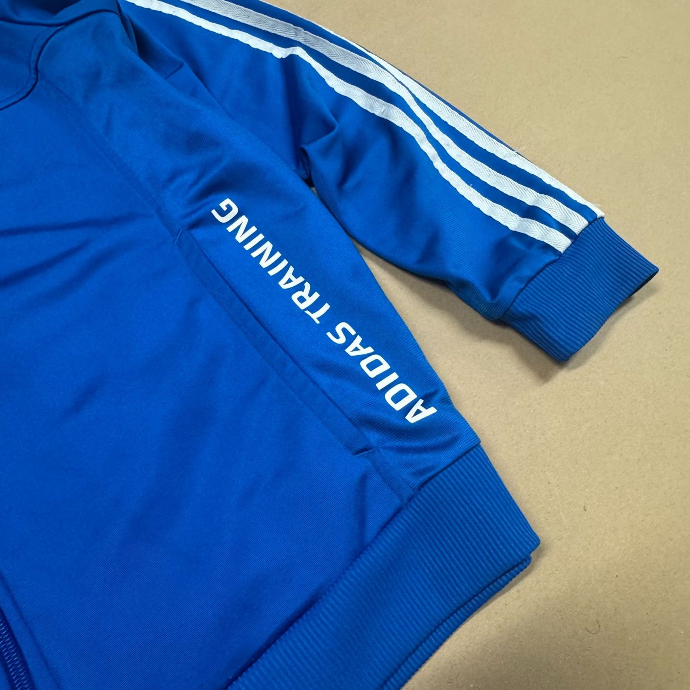 Adidas Giacche: Adidas training vintage blue track jacket 90s trainings jack – Usato da St. Gallen venduto da sourced_limited 2