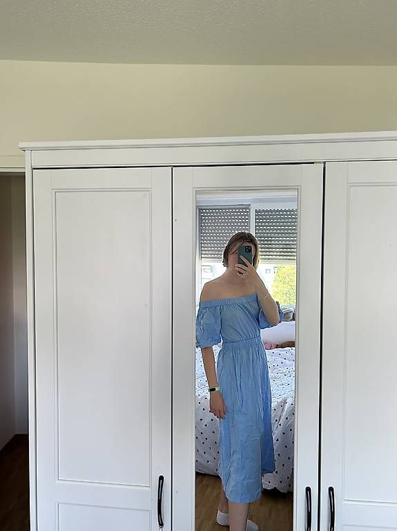 Kleider: HELLBLAUES OFF-SHOULDER-KLEID – Gebraucht aus Zürich von cla_l2t2 1